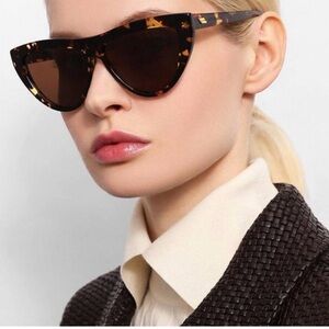NIB Bottega Veneta sunglasses 57 MM Cat Eye
